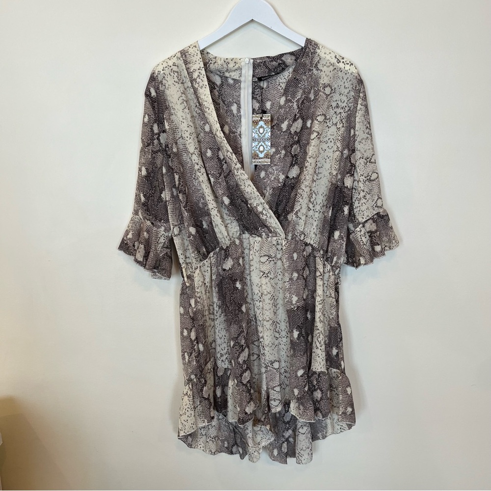 BooHoo Snakeskin Romper NWT Womens Size 14 Chiffon Ruffle Lightweight Zip Vaca